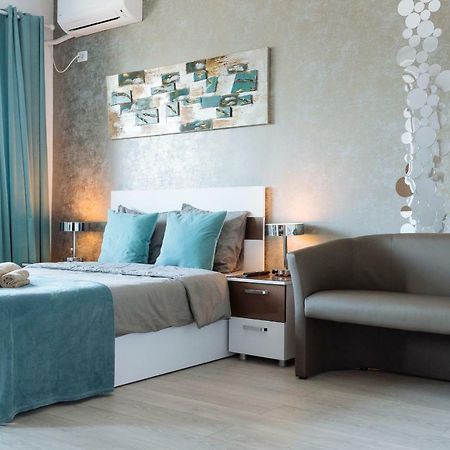 Ferienwohnung Luxury Flat 9 Near Metro Bukarest Exterior foto