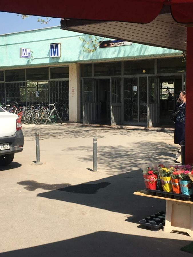 Ferienwohnung Luxury Flat 9 Near Metro Bukarest Exterior foto